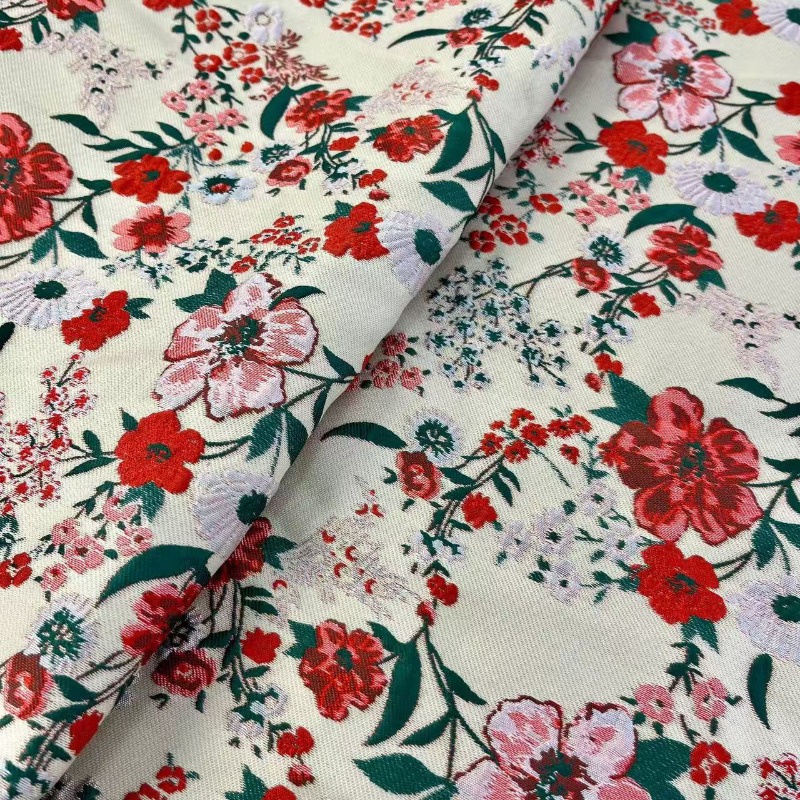 Red Small Floral Jacquard Fabr - Vintage Sewing Textile recension och pris